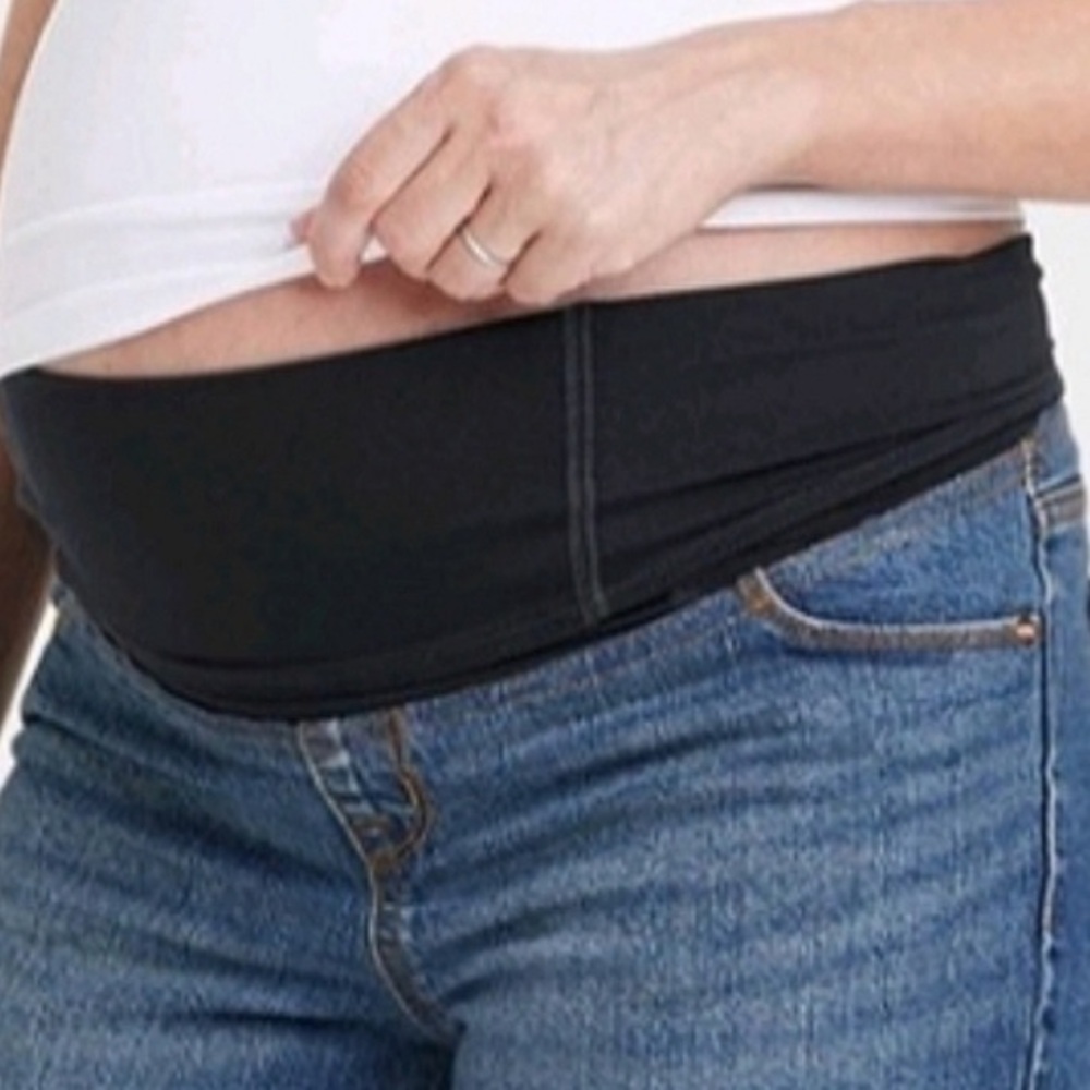 ISABEL MATERNITY 4” JEAN SHORTS with Crossover Panel Target Shorts - Picture 7 of 8